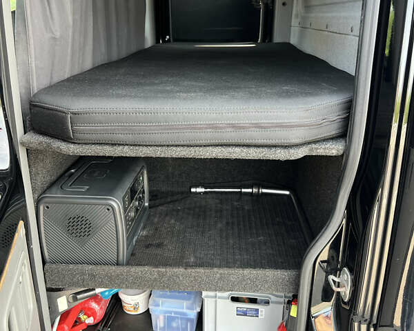 Черный Мерседес Sprinter, объемом двигателя 3 л и пробегом 680 тыс. км за 30000 $, фото 19 на Automoto.ua