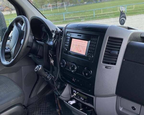 Черный Мерседес Sprinter, объемом двигателя 2.99 л и пробегом 600 тыс. км за 22500 $, фото 7 на Automoto.ua