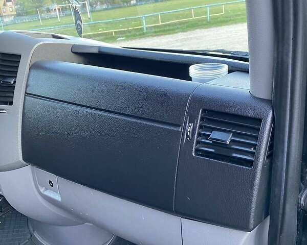Черный Мерседес Sprinter, объемом двигателя 2.99 л и пробегом 600 тыс. км за 22500 $, фото 4 на Automoto.ua