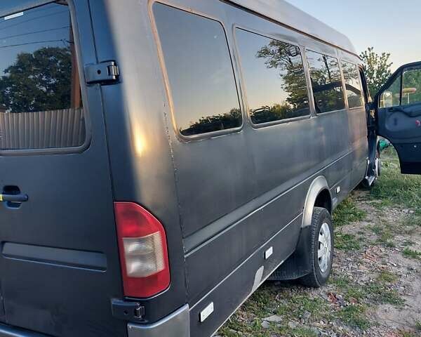 Чорний Мерседес Sprinter, об'ємом двигуна 2.7 л та пробігом 750 тис. км за 14000 $, фото 37 на Automoto.ua