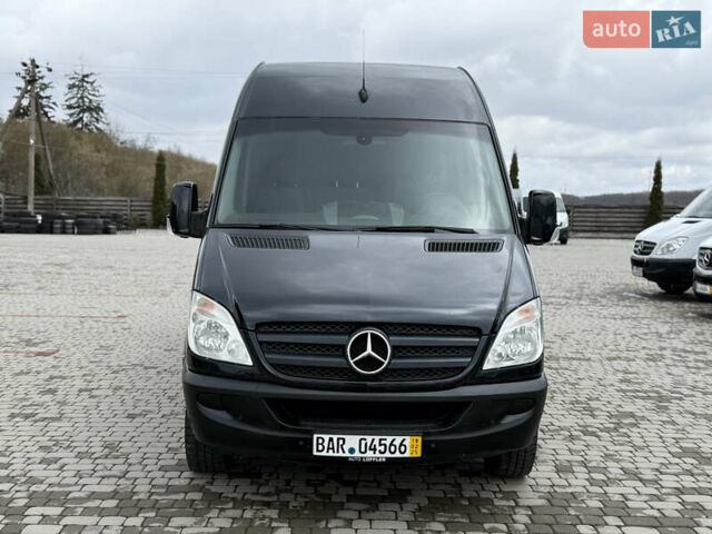 Черный Мерседес Sprinter, объемом двигателя 2.14 л и пробегом 256 тыс. км за 26800 $, фото 1 на Automoto.ua
