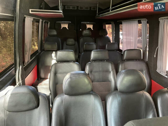 Черный Мерседес Sprinter, объемом двигателя 2.7 л и пробегом 485 тыс. км за 20000 $, фото 15 на Automoto.ua