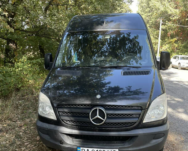 Черный Мерседес Sprinter, объемом двигателя 2.7 л и пробегом 485 тыс. км за 20000 $, фото 4 на Automoto.ua