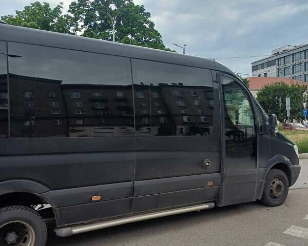 Черный Мерседес Sprinter, объемом двигателя 2.9 л и пробегом 780 тыс. км за 26000 $, фото 3 на Automoto.ua