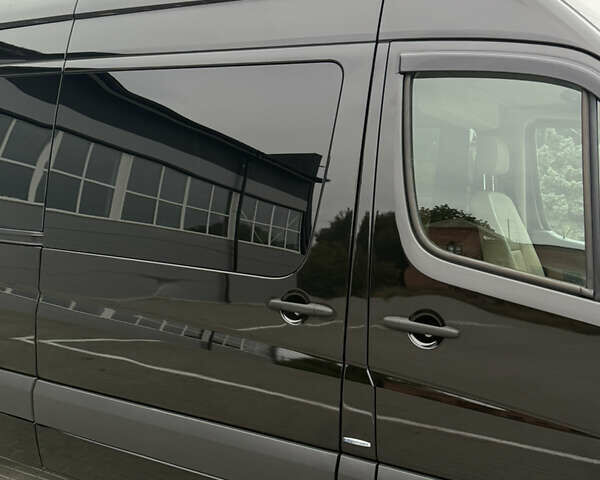 Черный Мерседес Sprinter, объемом двигателя 2.99 л и пробегом 306 тыс. км за 52000 $, фото 12 на Automoto.ua