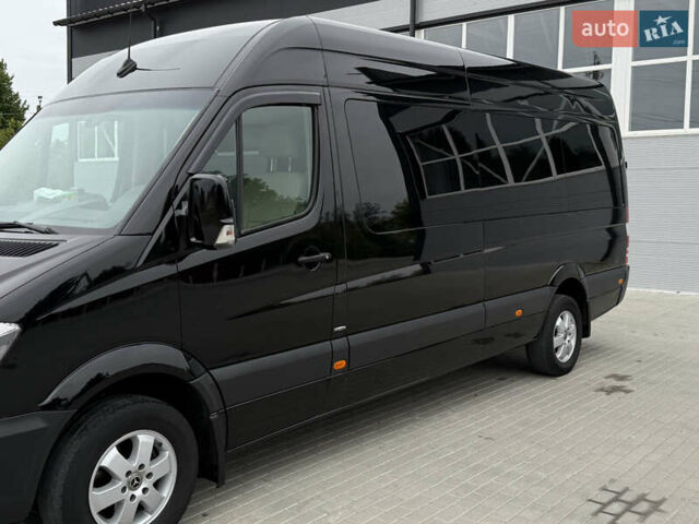 Черный Мерседес Sprinter, объемом двигателя 2.99 л и пробегом 306 тыс. км за 52000 $, фото 1 на Automoto.ua