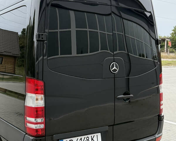 Черный Мерседес Sprinter, объемом двигателя 2.99 л и пробегом 306 тыс. км за 52000 $, фото 5 на Automoto.ua