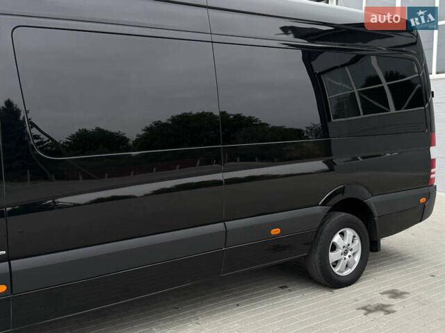 Черный Мерседес Sprinter, объемом двигателя 2.99 л и пробегом 306 тыс. км за 52000 $, фото 2 на Automoto.ua