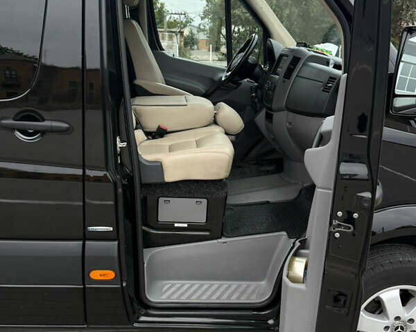 Черный Мерседес Sprinter, объемом двигателя 2.99 л и пробегом 306 тыс. км за 52000 $, фото 15 на Automoto.ua