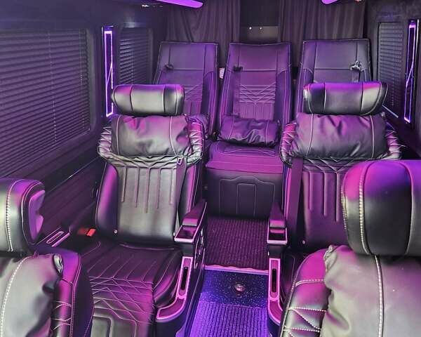 Черный Мерседес Sprinter, объемом двигателя 2.99 л и пробегом 300 тыс. км за 77500 $, фото 9 на Automoto.ua