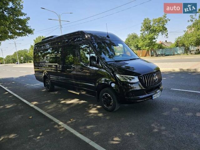 Черный Мерседес Sprinter, объемом двигателя 2.99 л и пробегом 300 тыс. км за 77500 $, фото 2 на Automoto.ua