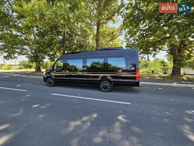 Черный Мерседес Sprinter, объемом двигателя 2.99 л и пробегом 300 тыс. км за 77500 $, фото 6 на Automoto.ua