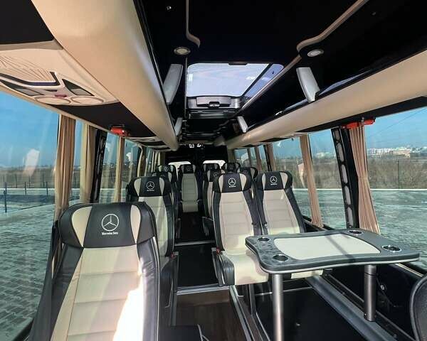 Черный Мерседес Sprinter, объемом двигателя 0 л и пробегом 49 тыс. км за 137343 $, фото 12 на Automoto.ua