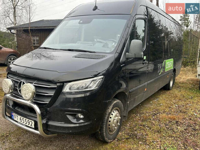 Черный Мерседес Sprinter, объемом двигателя 3 л и пробегом 345 тыс. км за 74900 $, фото 1 на Automoto.ua