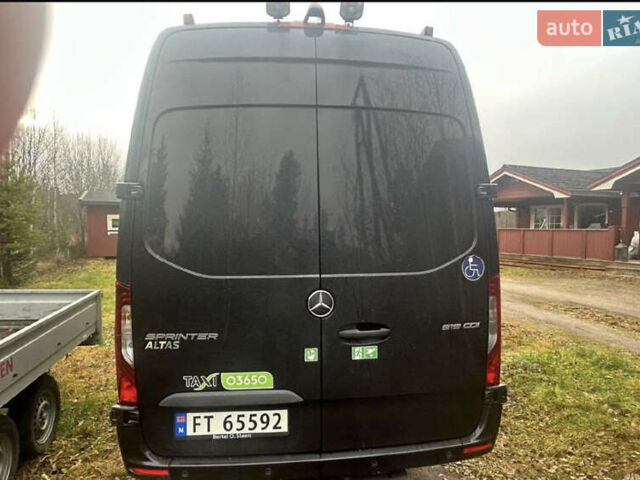 Черный Мерседес Sprinter, объемом двигателя 3 л и пробегом 345 тыс. км за 74900 $, фото 3 на Automoto.ua