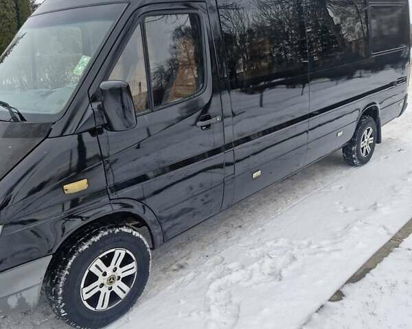 Черный Мерседес Sprinter, объемом двигателя 2.69 л и пробегом 730 тыс. км за 9500 $, фото 3 на Automoto.ua