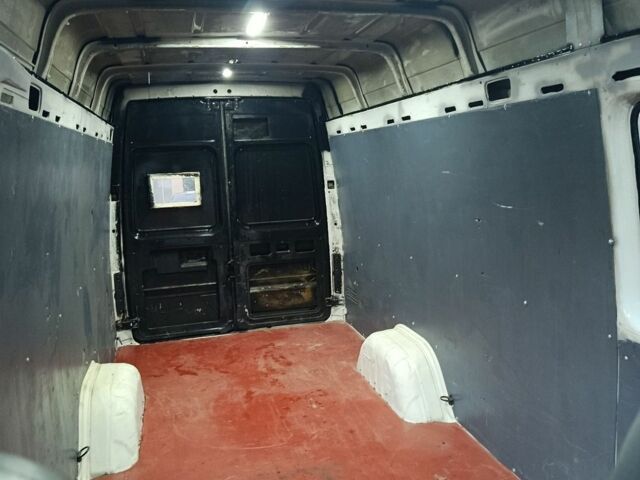 Черный Мерседес Sprinter, объемом двигателя 2.2 л и пробегом 194 тыс. км за 8600 $, фото 9 на Automoto.ua