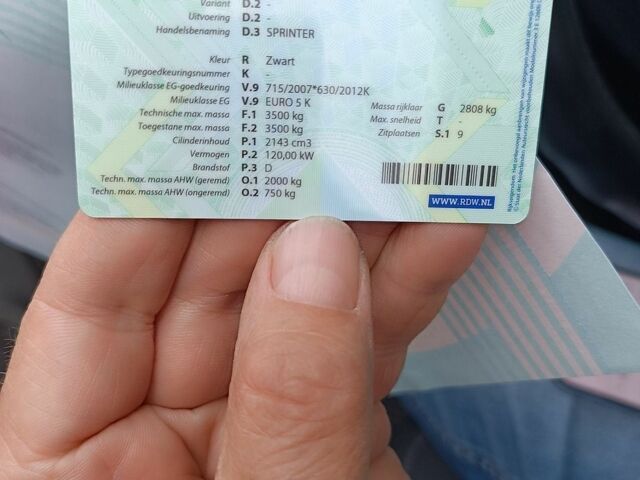 Черный Мерседес Sprinter, объемом двигателя 2.2 л и пробегом 316 тыс. км за 24000 $, фото 9 на Automoto.ua