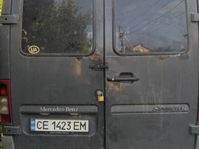 Черный Мерседес Sprinter, объемом двигателя 2.1 л и пробегом 750 тыс. км за 4200 $, фото 4 на Automoto.ua