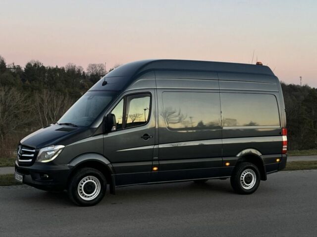 Черный Мерседес Sprinter, объемом двигателя 3 л и пробегом 349 тыс. км за 18600 $, фото 2 на Automoto.ua
