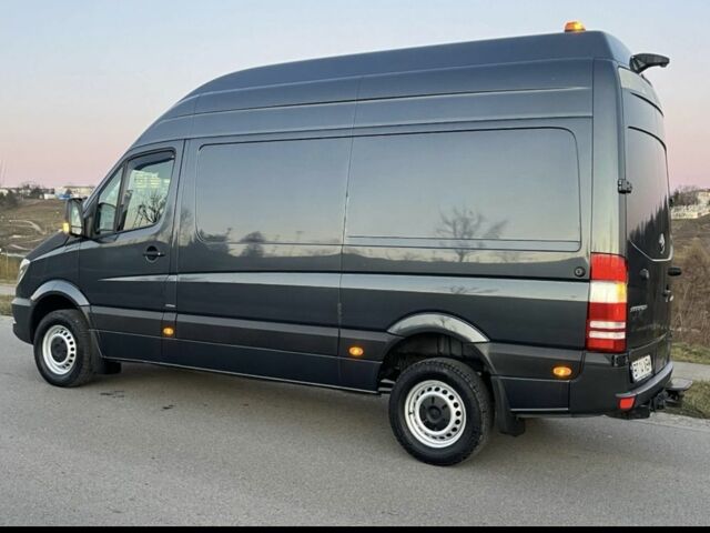 Черный Мерседес Sprinter, объемом двигателя 3 л и пробегом 349 тыс. км за 18600 $, фото 3 на Automoto.ua