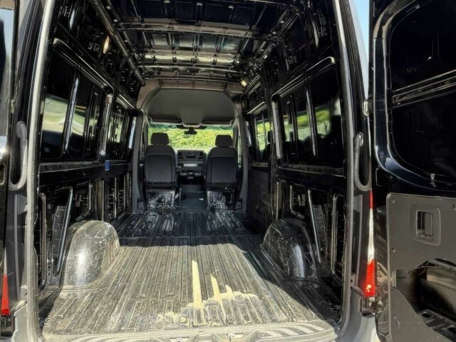 Черный Мерседес Sprinter, объемом двигателя 3 л и пробегом 55 тыс. км за 14700 $, фото 5 на Automoto.ua