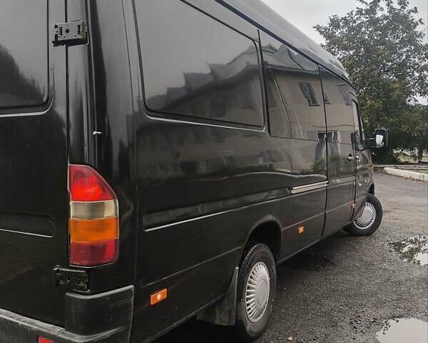 Черный Мерседес Sprinter, объемом двигателя 2.9 л и пробегом 885 тыс. км за 7600 $, фото 2 на Automoto.ua