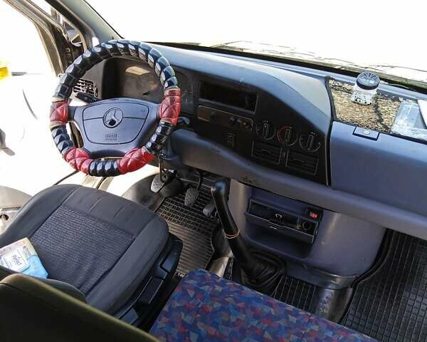 Чорний Мерседес Sprinter, об'ємом двигуна 0 л та пробігом 300 тис. км за 5100 $, фото 7 на Automoto.ua