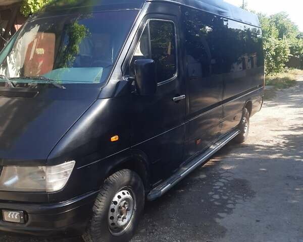 Черный Мерседес Sprinter, объемом двигателя 2.9 л и пробегом 100 тыс. км за 7200 $, фото 7 на Automoto.ua