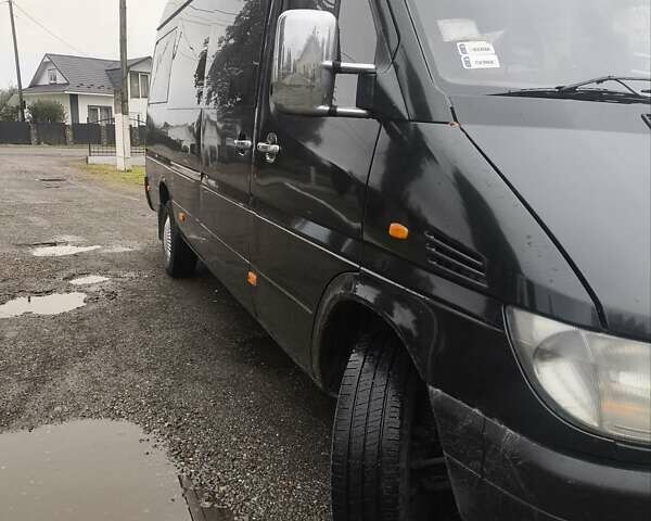 Черный Мерседес Sprinter, объемом двигателя 2.9 л и пробегом 885 тыс. км за 7600 $, фото 4 на Automoto.ua