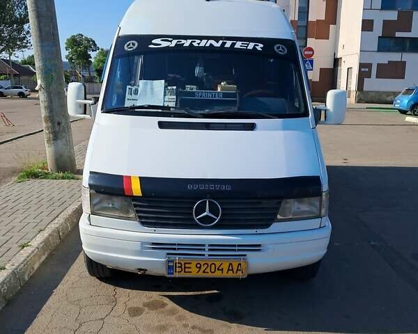 Черный Мерседес Sprinter, объемом двигателя 2.9 л и пробегом 230 тыс. км за 6500 $, фото 1 на Automoto.ua