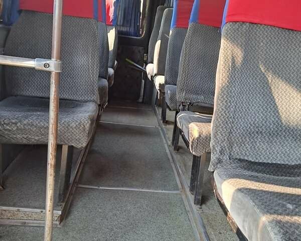 Черный Мерседес Sprinter, объемом двигателя 2.9 л и пробегом 230 тыс. км за 6500 $, фото 2 на Automoto.ua