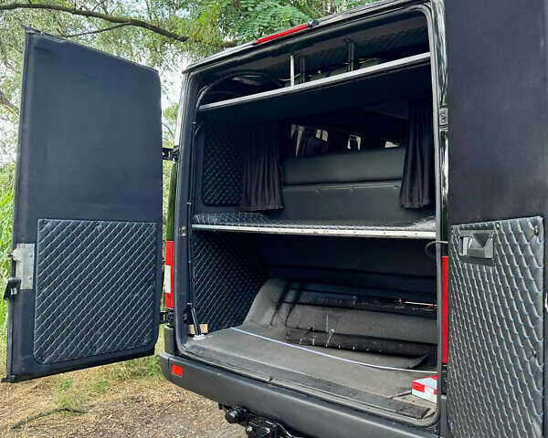 Черный Мерседес Sprinter, объемом двигателя 2.7 л и пробегом 500 тыс. км за 13500 $, фото 16 на Automoto.ua