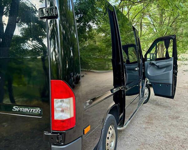 Черный Мерседес Sprinter, объемом двигателя 2.7 л и пробегом 500 тыс. км за 13500 $, фото 18 на Automoto.ua