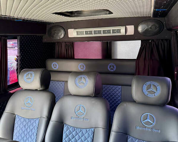 Черный Мерседес Sprinter, объемом двигателя 2.7 л и пробегом 500 тыс. км за 13500 $, фото 8 на Automoto.ua