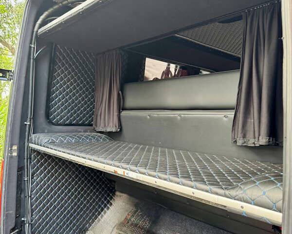 Черный Мерседес Sprinter, объемом двигателя 2.7 л и пробегом 500 тыс. км за 13500 $, фото 17 на Automoto.ua