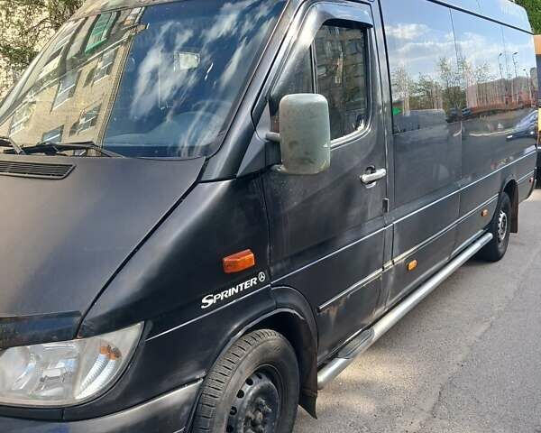 Черный Мерседес Sprinter, объемом двигателя 0 л и пробегом 600 тыс. км за 12000 $, фото 7 на Automoto.ua