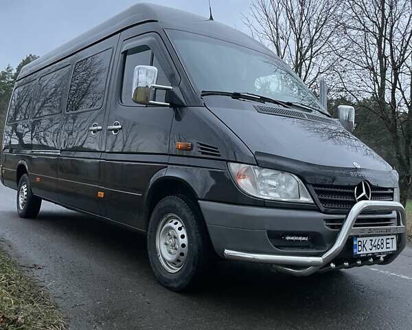 Чорний Мерседес Sprinter, об'ємом двигуна 2.2 л та пробігом 360 тис. км за 14500 $, фото 2 на Automoto.ua
