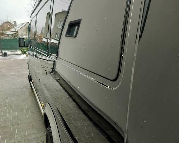 Черный Мерседес Sprinter, объемом двигателя 2.7 л и пробегом 450 тыс. км за 18000 $, фото 45 на Automoto.ua