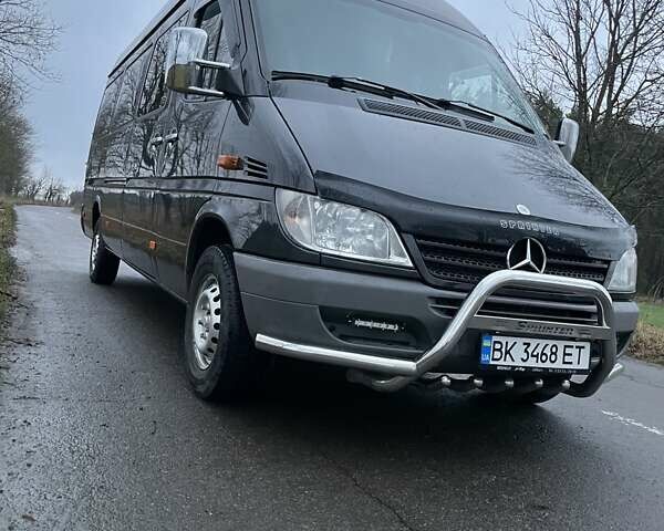 Чорний Мерседес Sprinter, об'ємом двигуна 2.2 л та пробігом 360 тис. км за 14500 $, фото 3 на Automoto.ua
