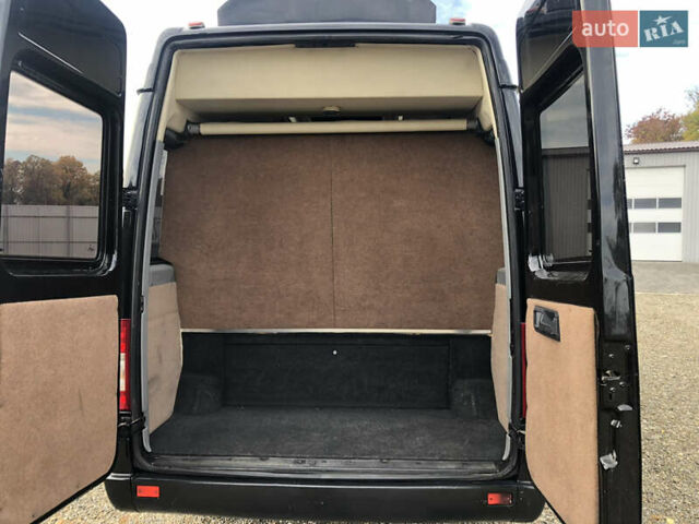 Черный Мерседес Sprinter, объемом двигателя 0 л и пробегом 280 тыс. км за 15500 $, фото 1 на Automoto.ua