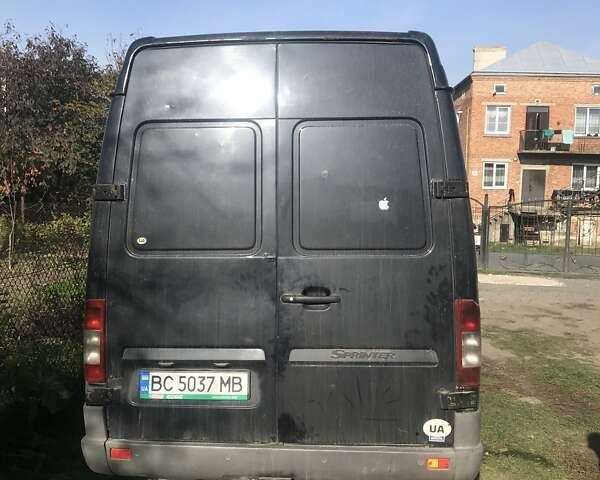 Черный Мерседес Sprinter, объемом двигателя 2.7 л и пробегом 100 тыс. км за 10300 $, фото 6 на Automoto.ua