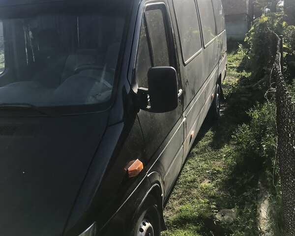Черный Мерседес Sprinter, объемом двигателя 2.7 л и пробегом 100 тыс. км за 10300 $, фото 3 на Automoto.ua