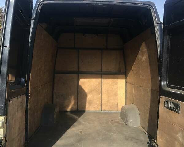 Черный Мерседес Sprinter, объемом двигателя 2.7 л и пробегом 100 тыс. км за 10300 $, фото 7 на Automoto.ua