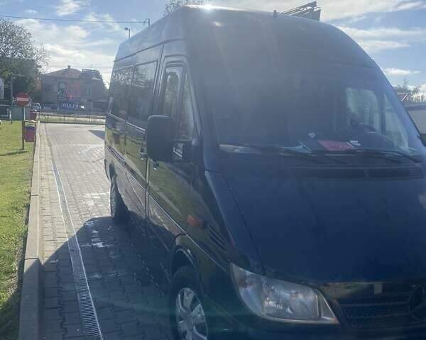 Черный Мерседес Sprinter, объемом двигателя 0 л и пробегом 990 тыс. км за 8000 $, фото 3 на Automoto.ua