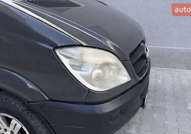 Черный Мерседес Sprinter, объемом двигателя 2.15 л и пробегом 803 тыс. км за 9300 $, фото 3 на Automoto.ua