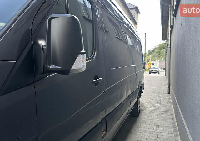 Черный Мерседес Sprinter, объемом двигателя 2.15 л и пробегом 803 тыс. км за 9300 $, фото 7 на Automoto.ua