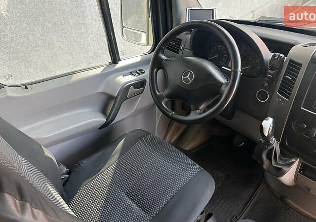 Черный Мерседес Sprinter, объемом двигателя 2.15 л и пробегом 803 тыс. км за 9300 $, фото 11 на Automoto.ua