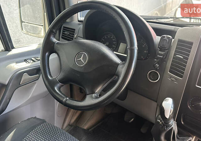 Черный Мерседес Sprinter, объемом двигателя 2.15 л и пробегом 803 тыс. км за 9300 $, фото 14 на Automoto.ua