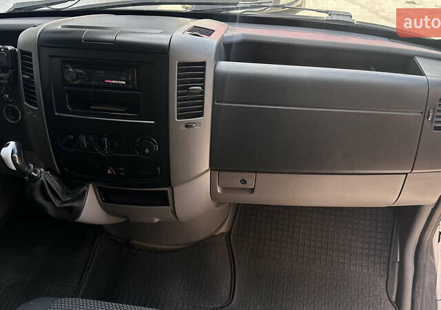 Черный Мерседес Sprinter, объемом двигателя 2.15 л и пробегом 803 тыс. км за 9300 $, фото 18 на Automoto.ua